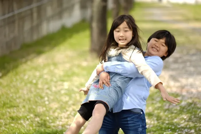 兄弟のお子さまを持つ保護者の対応は？